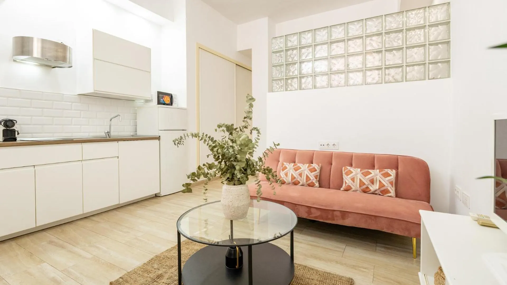 Isg Apartments Encantador Estudio En Alameda De Hercules Sevilla