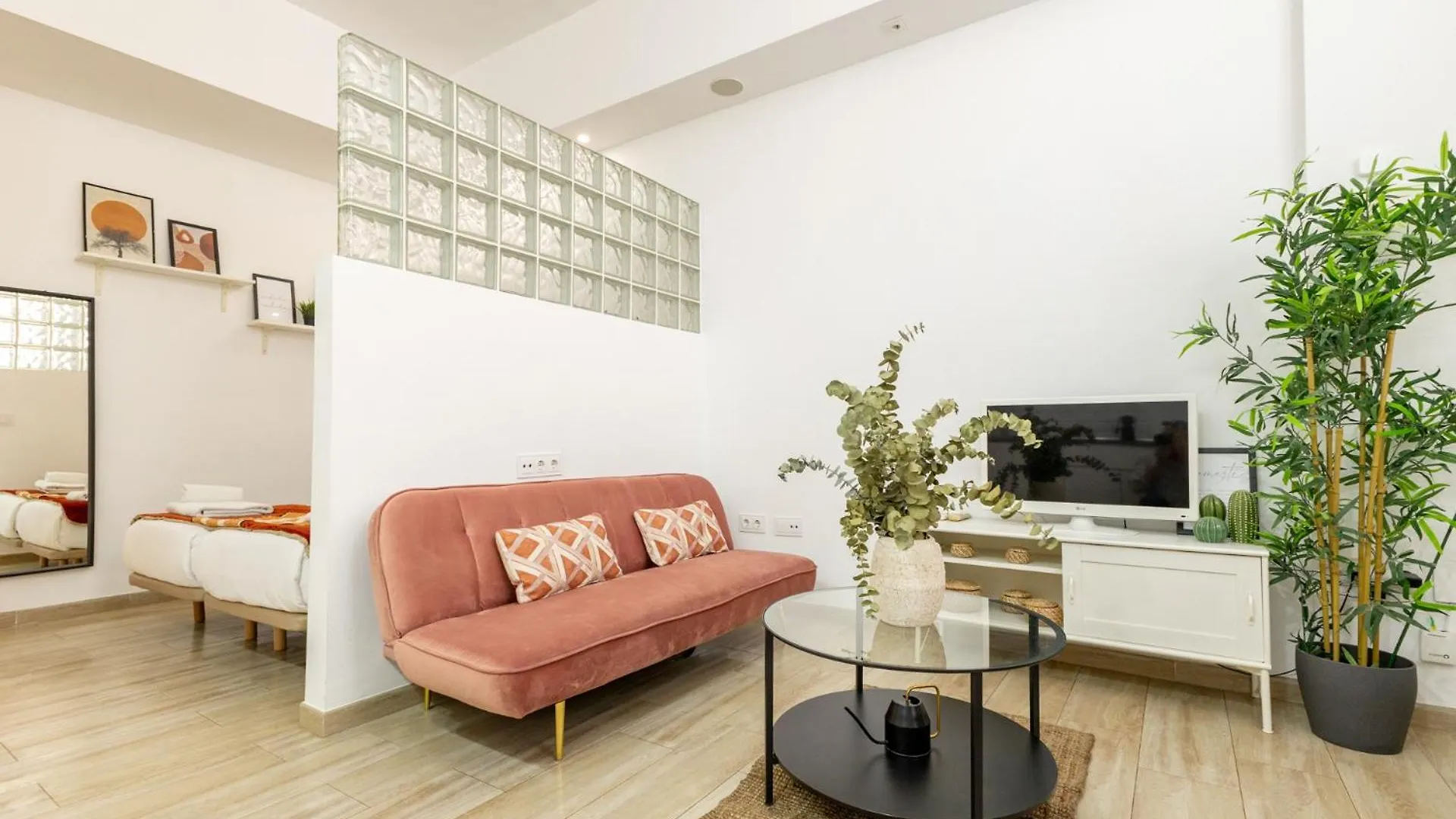 Isg Apartments Encantador Estudio En Alameda De Hercules Sevilla 0*,