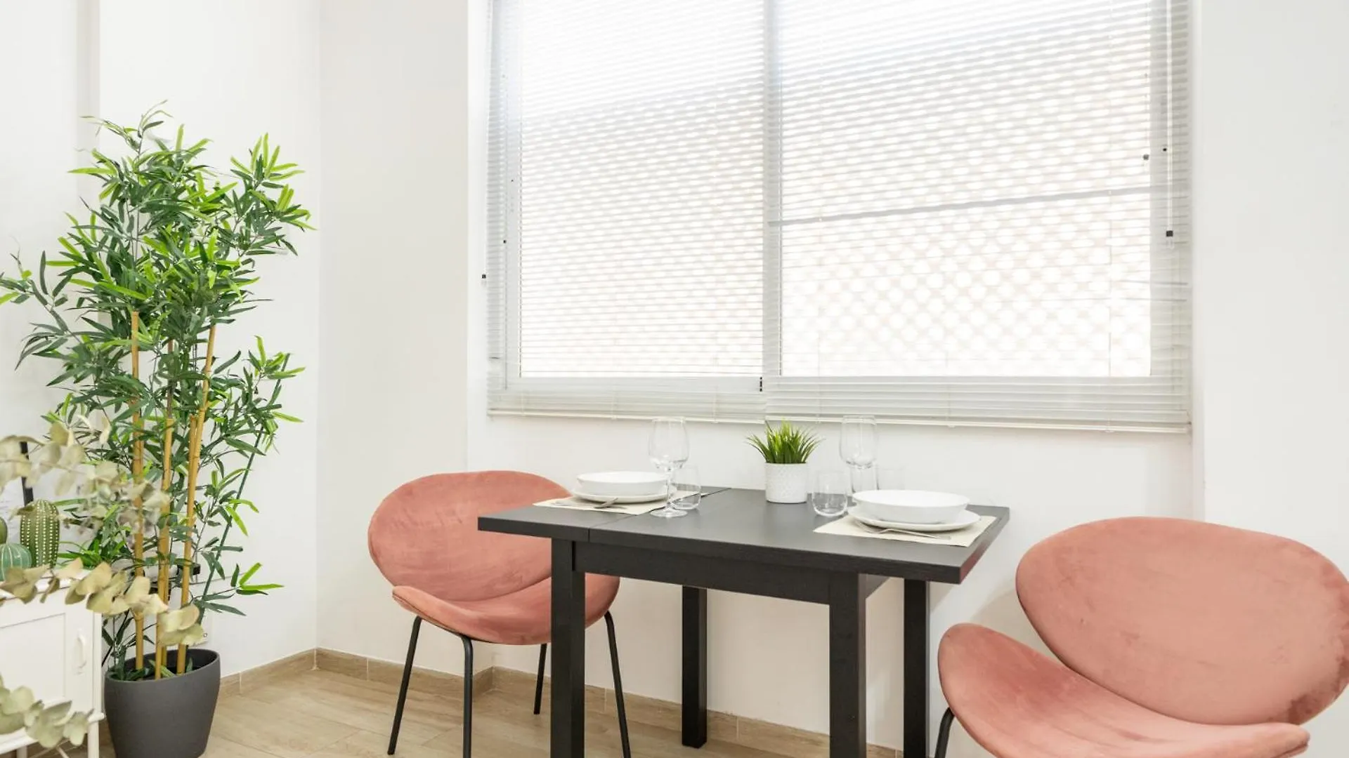 Isg Apartments Encantador Estudio En Alameda De Hercules Sevilla