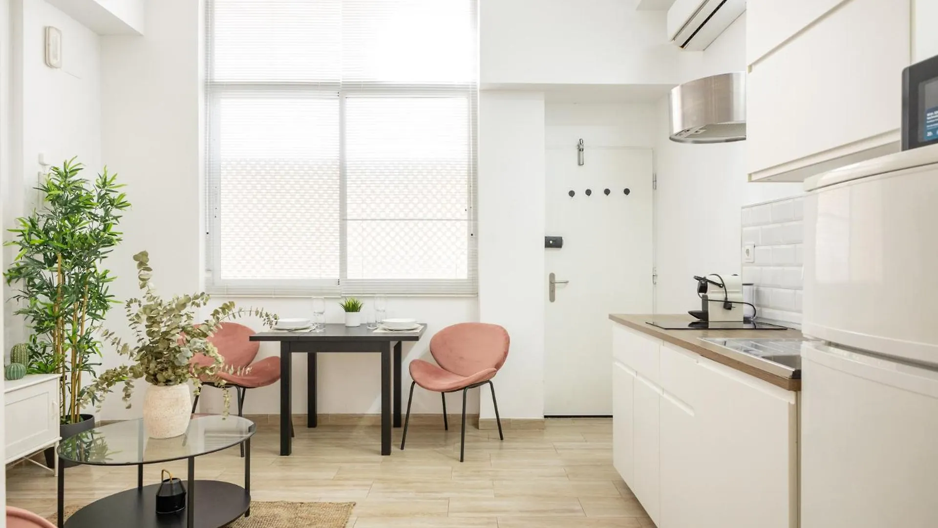 Isg Apartments Encantador Estudio En Alameda De Hercules Sevilla 0*,