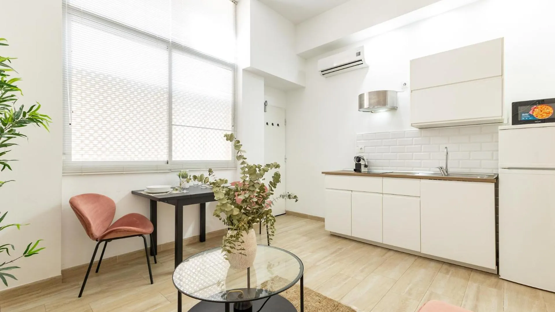 Isg Apartments Encantador Estudio En Alameda De Hercules Sevilla