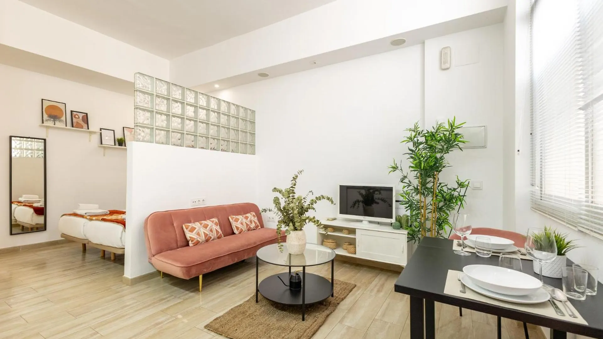 Isg Apartments Encantador Estudio En Alameda De Hercules Sevilla
