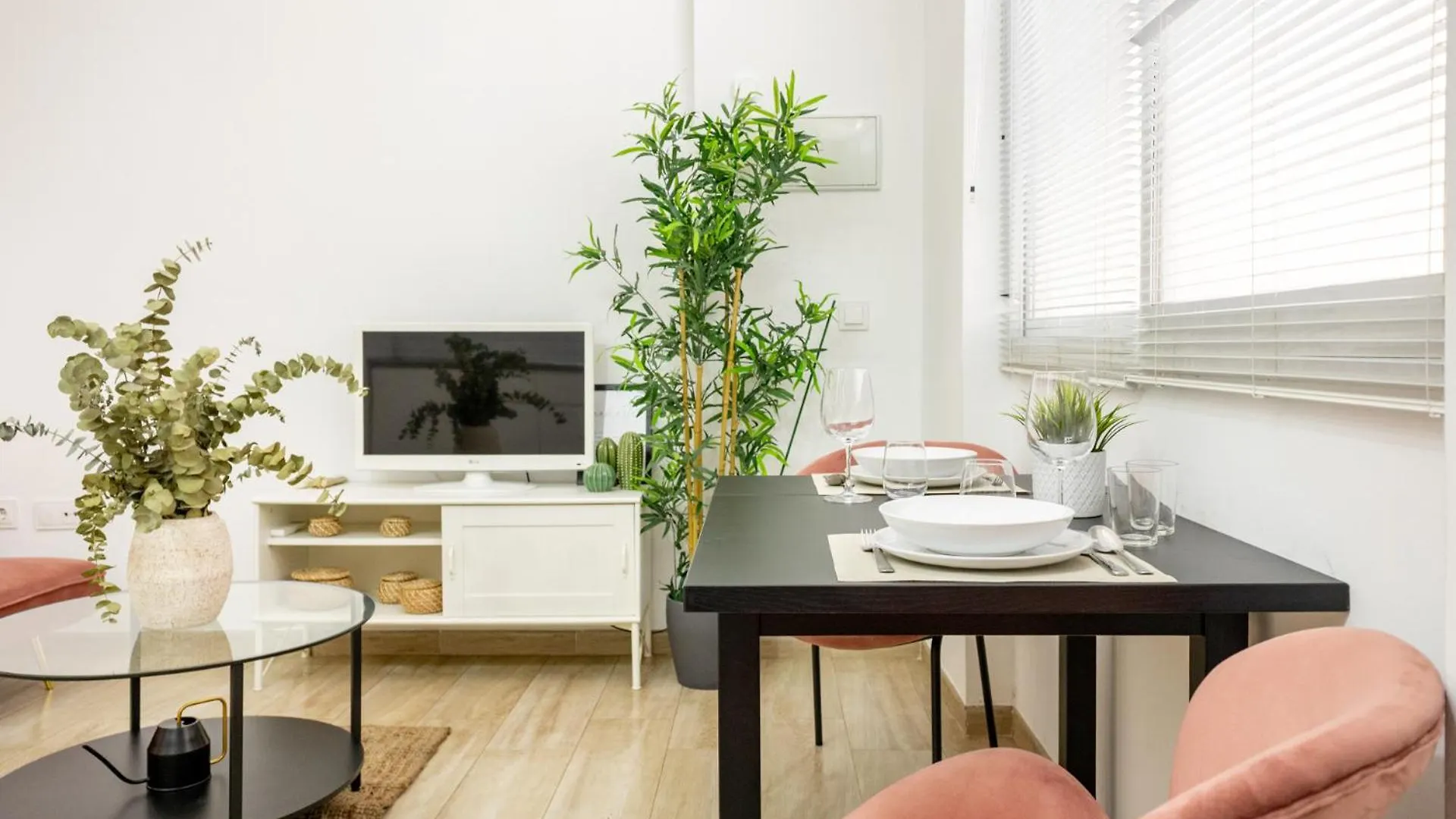 Isg Apartments Encantador Estudio En Alameda De Hercules Sevilla Spanien